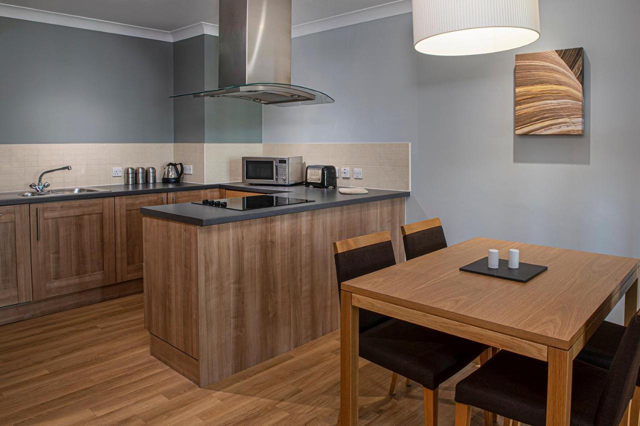 De Vere Cotswold Water Park Apartments Cirencester Exteriör bild