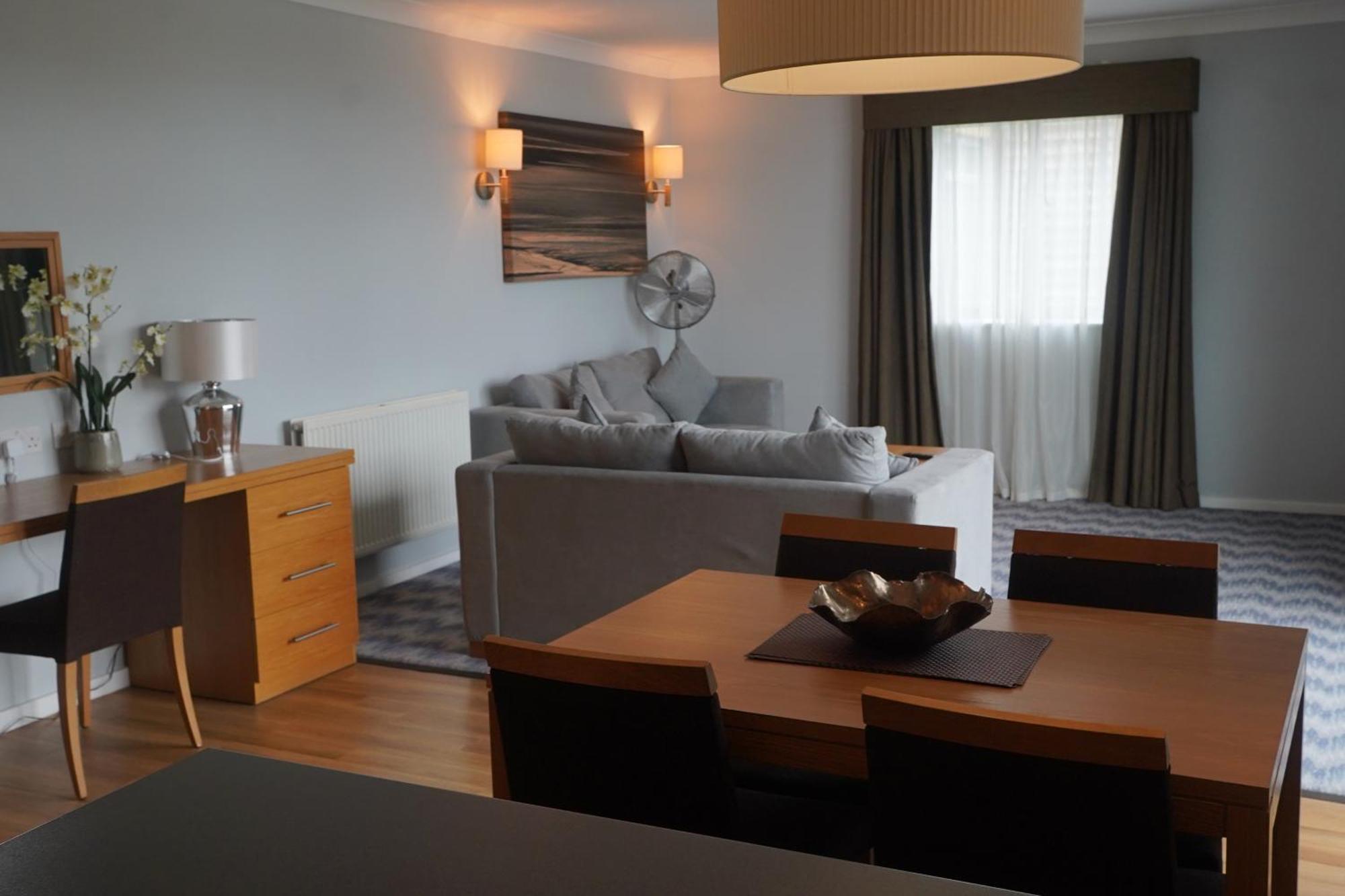 De Vere Cotswold Water Park Apartments Cirencester Exteriör bild
