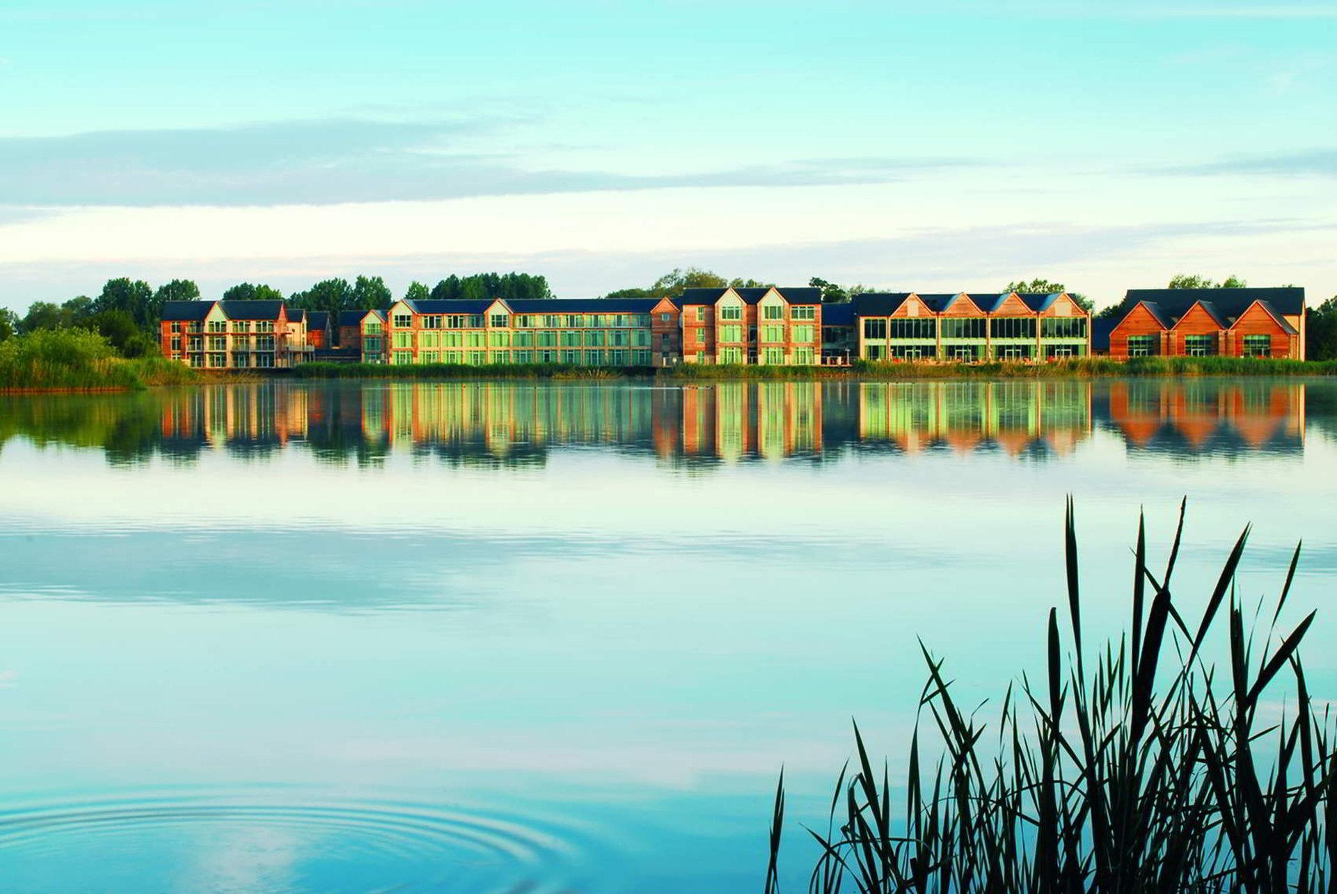 De Vere Cotswold Water Park Apartments Cirencester Exteriör bild