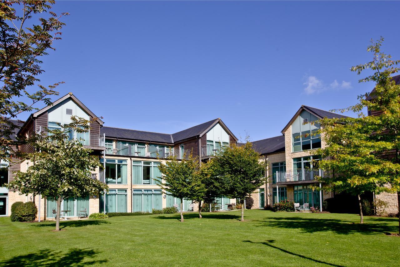 De Vere Cotswold Water Park Apartments Cirencester Exteriör bild